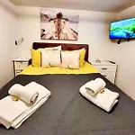 Apartment Center Of Varna-free Parking