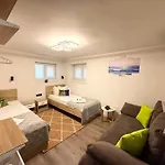 Apartment Center Of Varna-free Parking