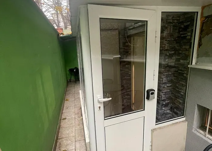 Center Of Varna-free Parking *