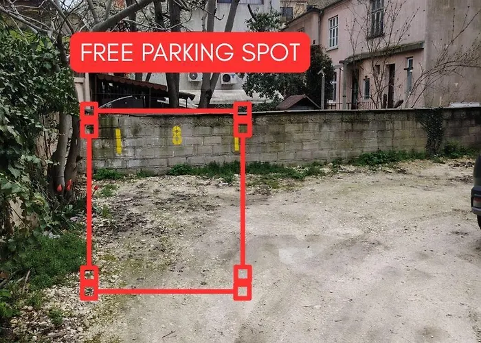 Center Of Varna-free Parking *
